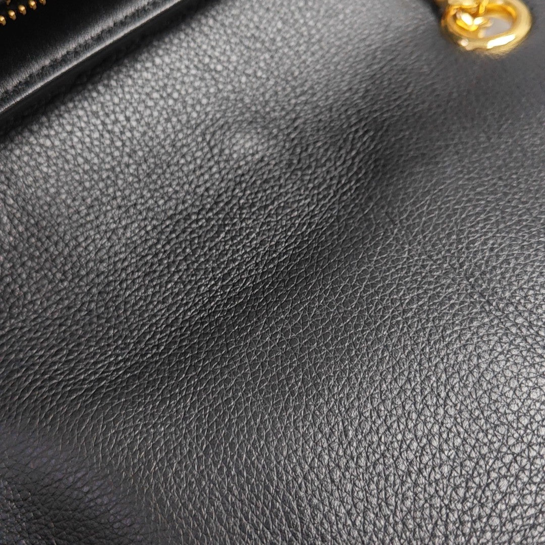 TEEN VICTOIRE Medium Calfskin Black