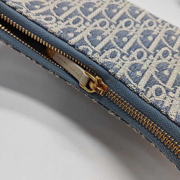 30 Montaigne Mini Oblique Canvas Blue