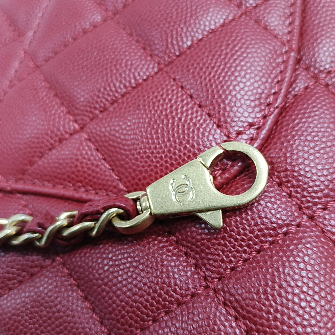 Authenticated pre-owned  COCO HANDLE Small Quilted Grained Calfskin Red - Shoulder Bag at Looply
