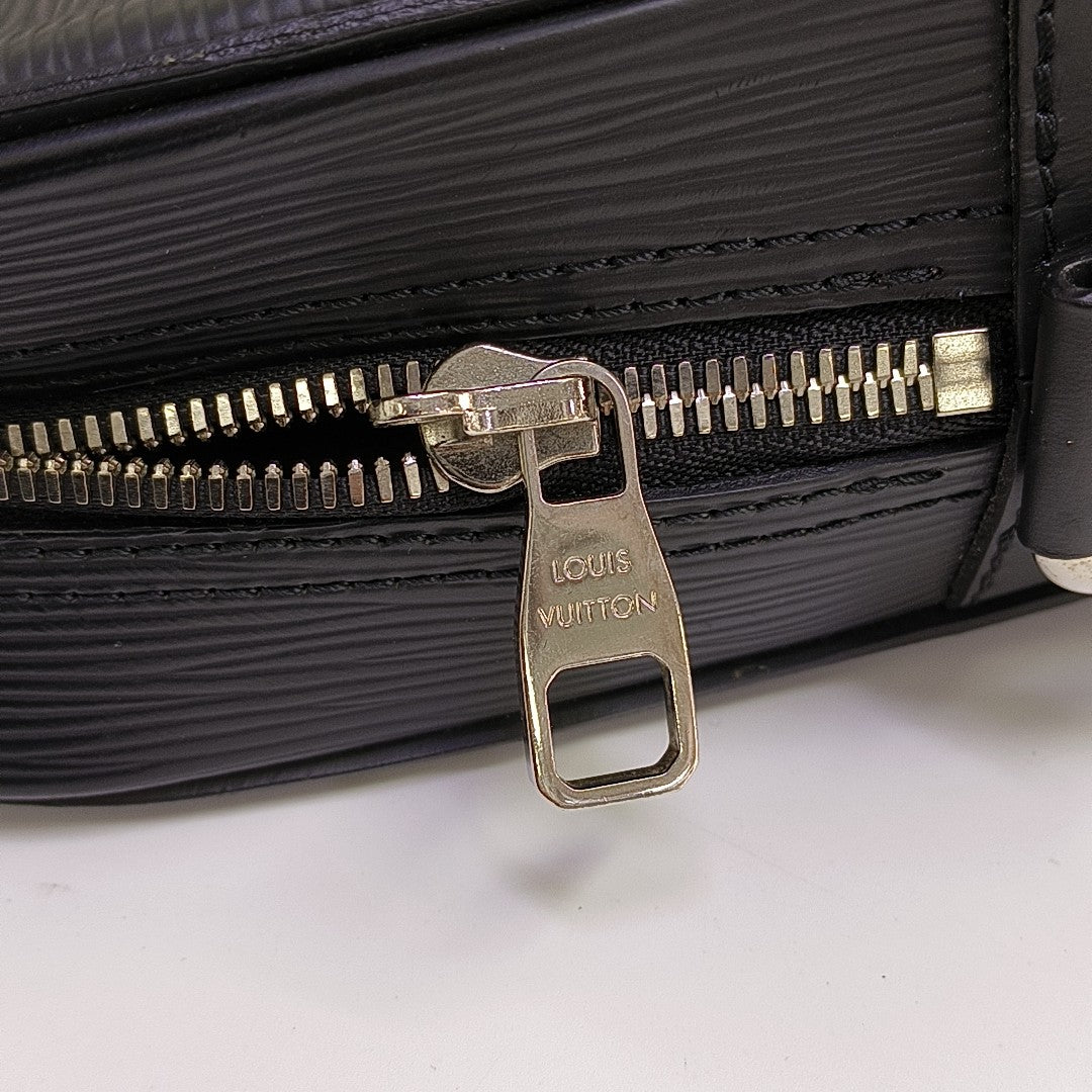 Epi Shoulder Bag Black