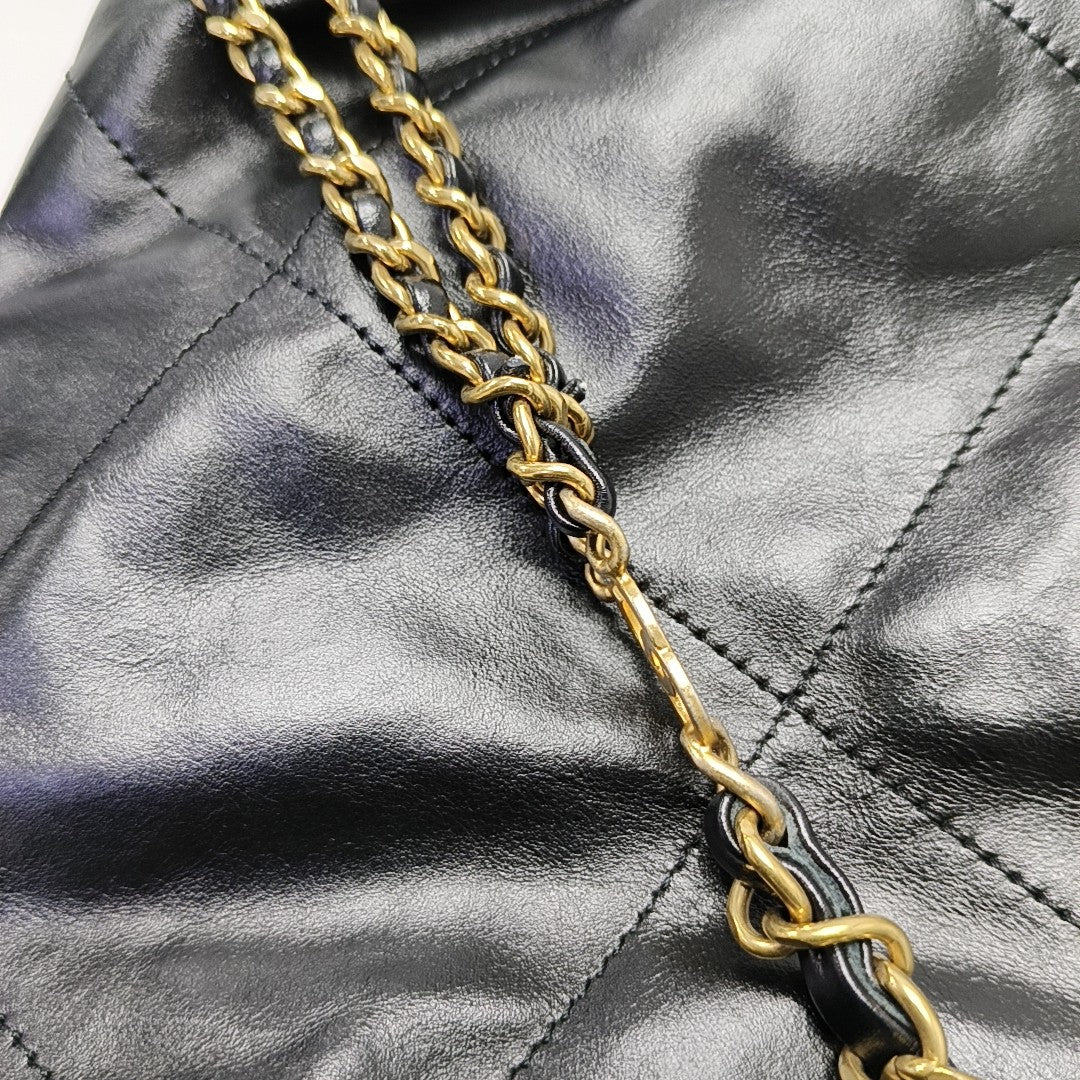 CHANEL 22 Small Quilted Calfskin Black
