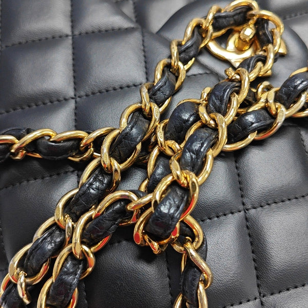 CLASSIC FLAP Jumbo Quilted Lambskin Black