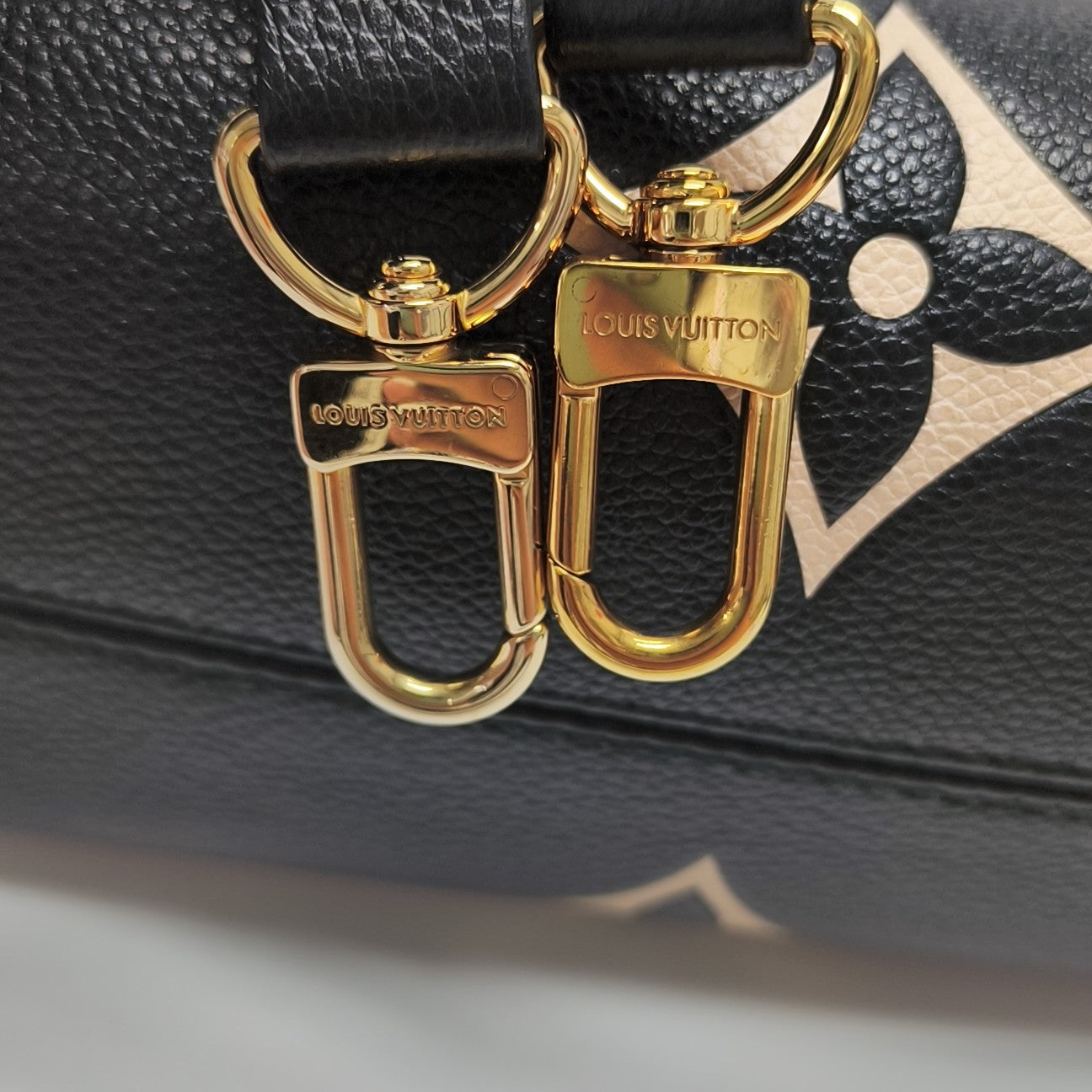ONTHEGO PM Calfskin Black