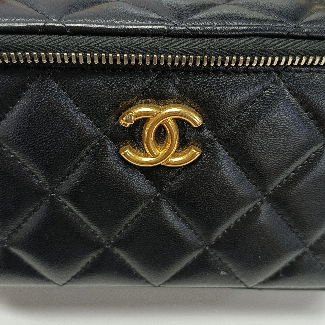 VANITY CASE Small Quilted Lambskin Black