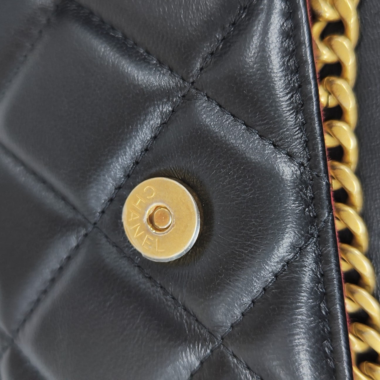 Quilted Lambskin Shoulder Bag Black