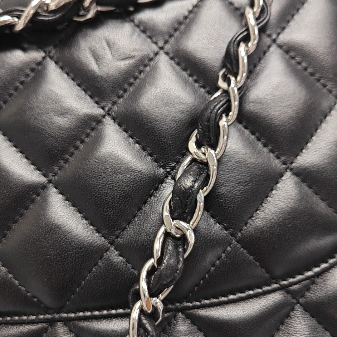 CLASSIC FLAP Jumbo Quilted Lambskin Black
