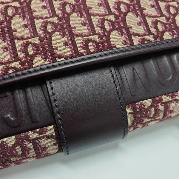 30 Montaigne Oblique Canvas Red