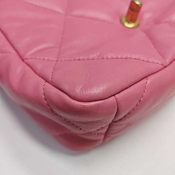 CHANEL 19 Small Quilted Lambskin Red