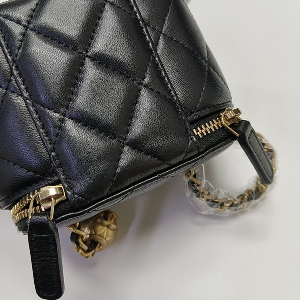 VANITY CASE Mini Quilted Lambskin Black