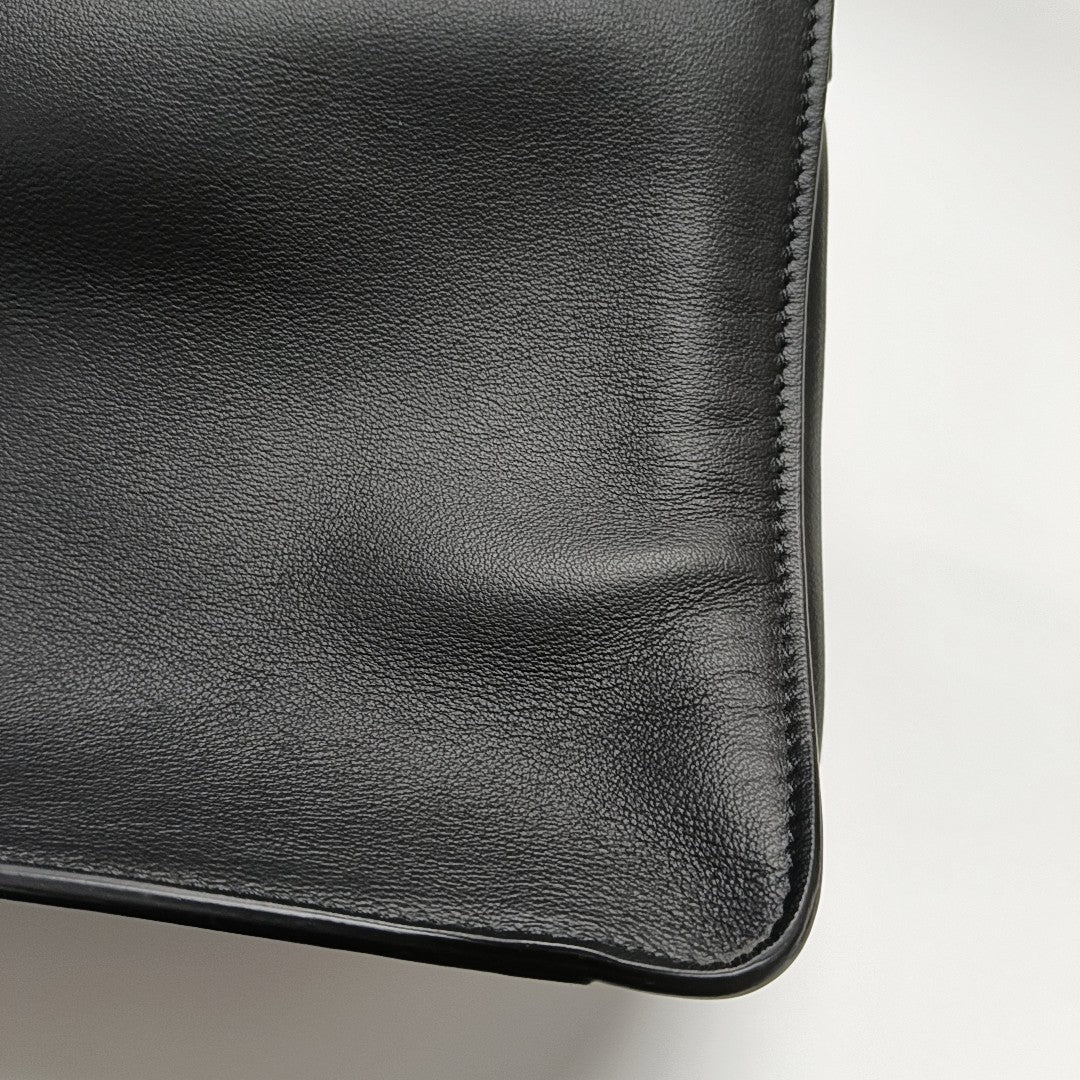 Flip Medium Calfskin Black