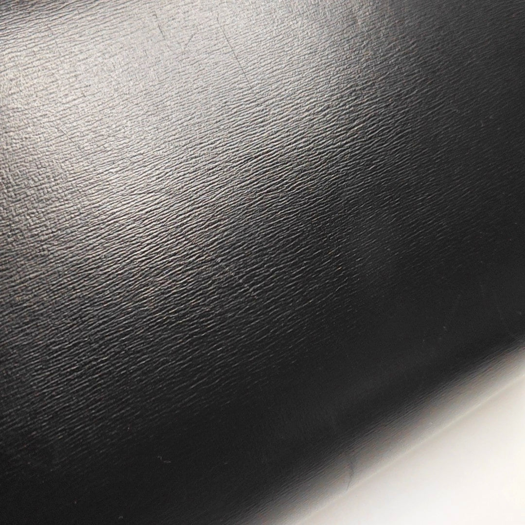 Authenticated pre-owned  CLASSIC BOX Mini Calfskin Black - Shoulder Bag at Looply