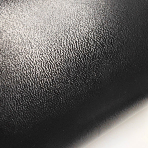 Authenticated pre-owned  CLASSIC BOX Mini Calfskin Black - Shoulder Bag at Looply