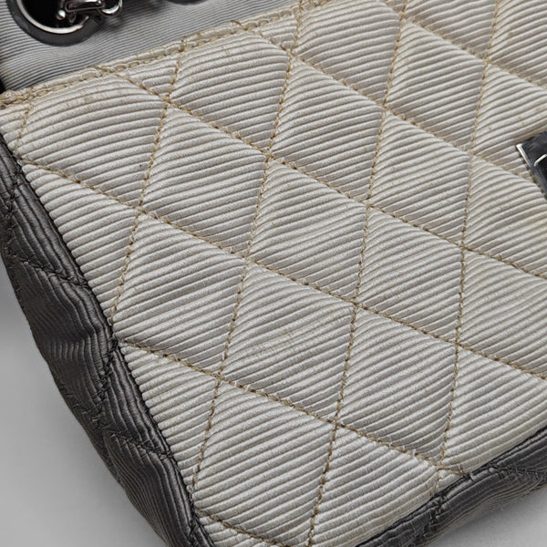 2.55 225 Quilted Fabric White