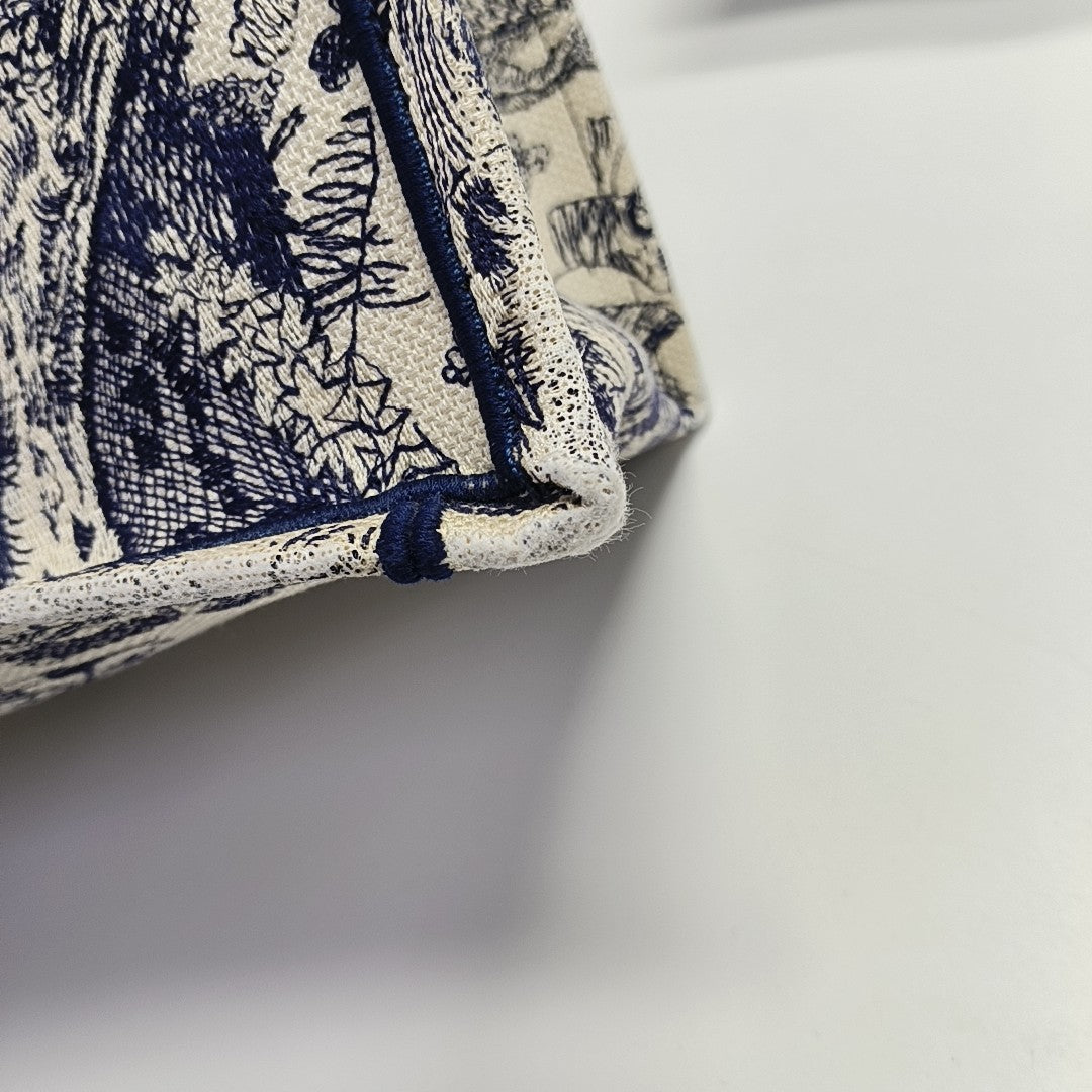 Book Tote Medium Canvas Blue