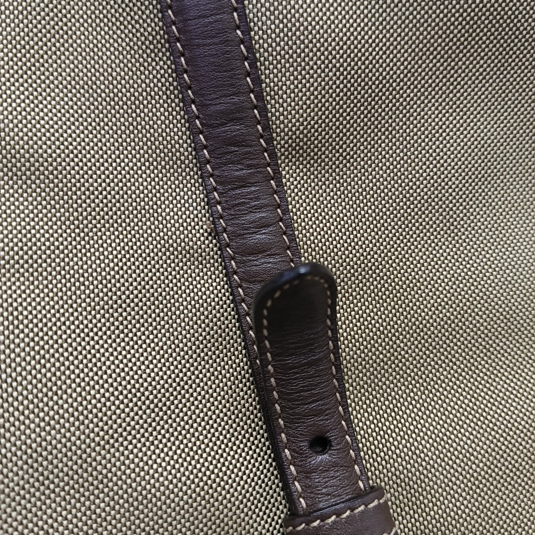 Canvas Brown