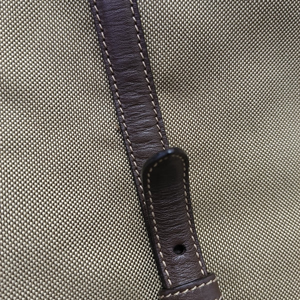 Canvas Brown