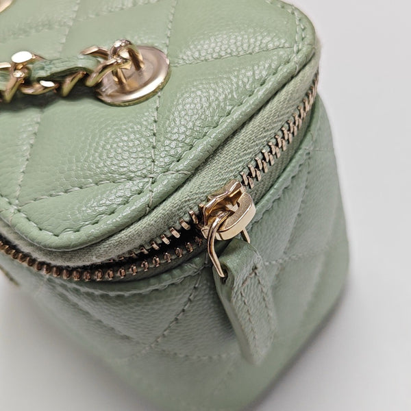 VANITY CASE Mini Quilted Grained Calfskin Green