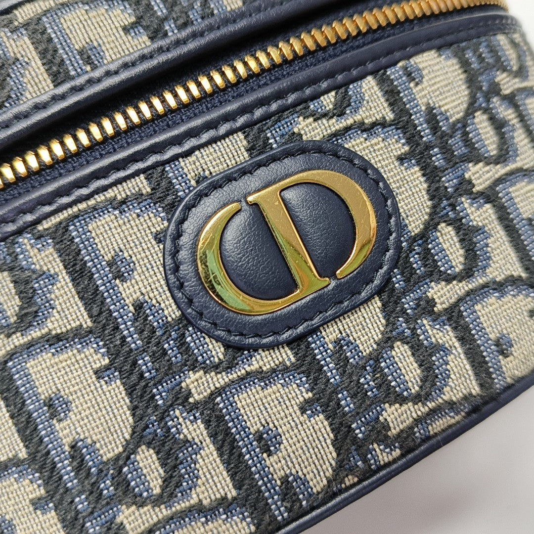 30 Montaigne Mini Oblique Canvas Blue