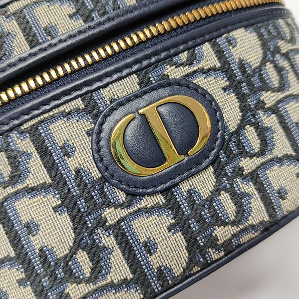 30 Montaigne Mini Oblique Canvas Blue