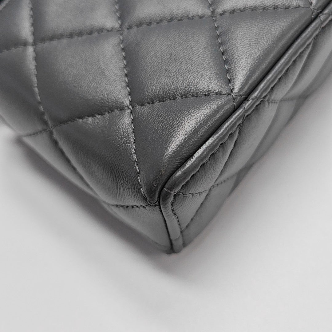 VANITY CASE Quilted Lambskin Gray