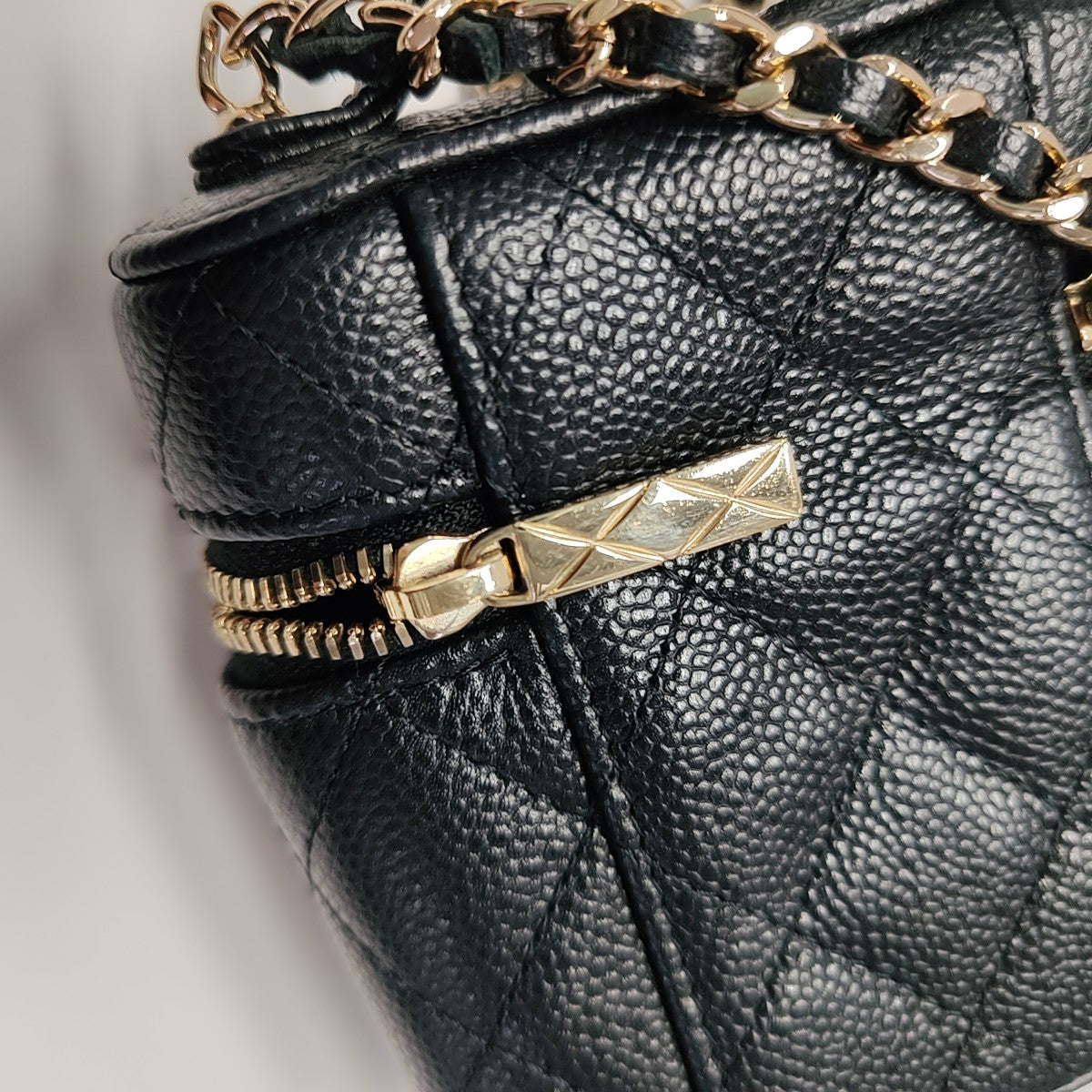 VANITY CASE Mini Quilted Grained Calfskin Black