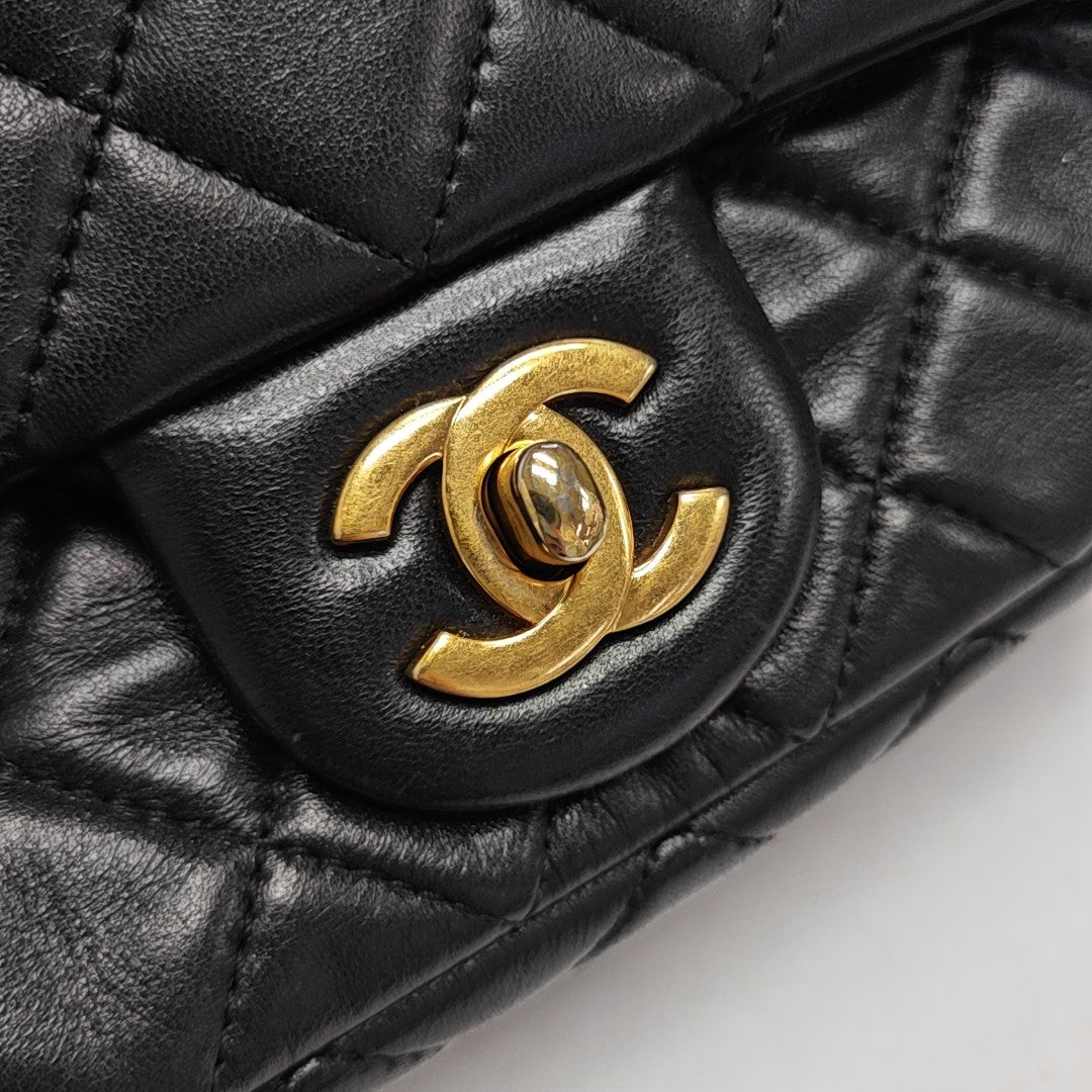 CLASSIC FLAP Mini Quilted Lambskin Black