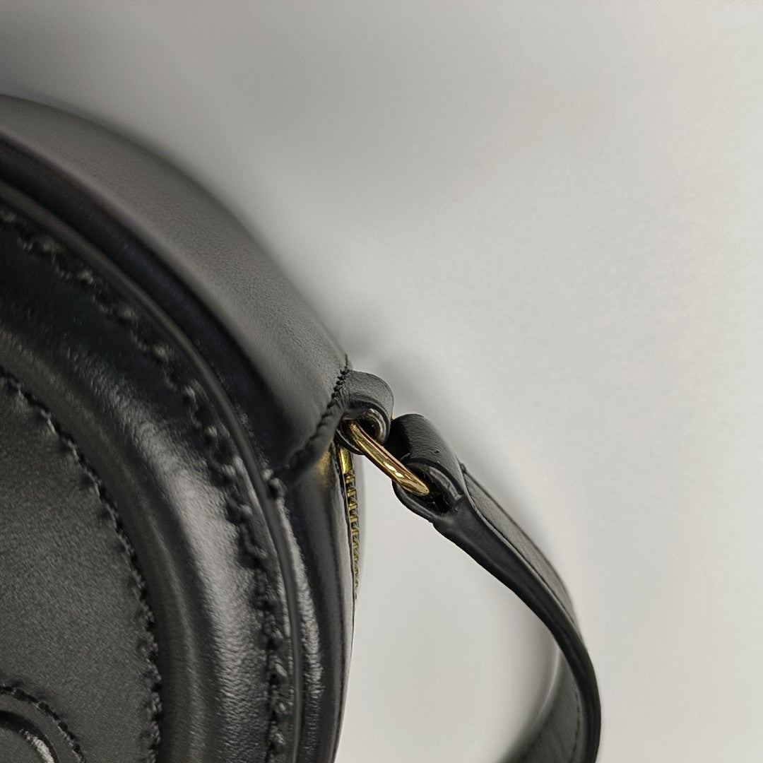 Authenticated pre-owned  TRIOMPHE Calfskin Black - Shoulder Bag at Looply