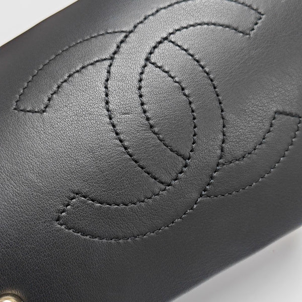 CC DRAWSTRING BUCKET Small Quilted Calfskin Black