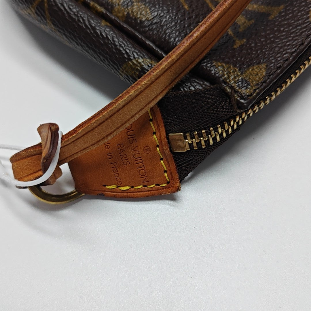 ACCESSOIRES Monogram Coated Canvas Brown