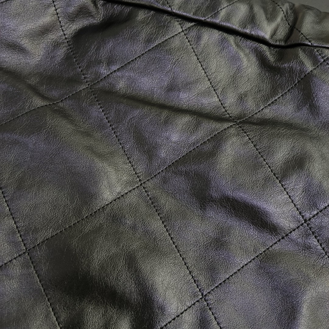 CHANEL 22 Small Quilted Calfskin Black
