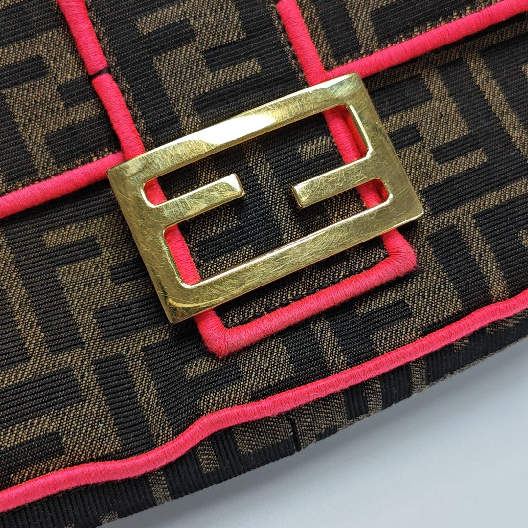 Baguette Medium Canvas Brown