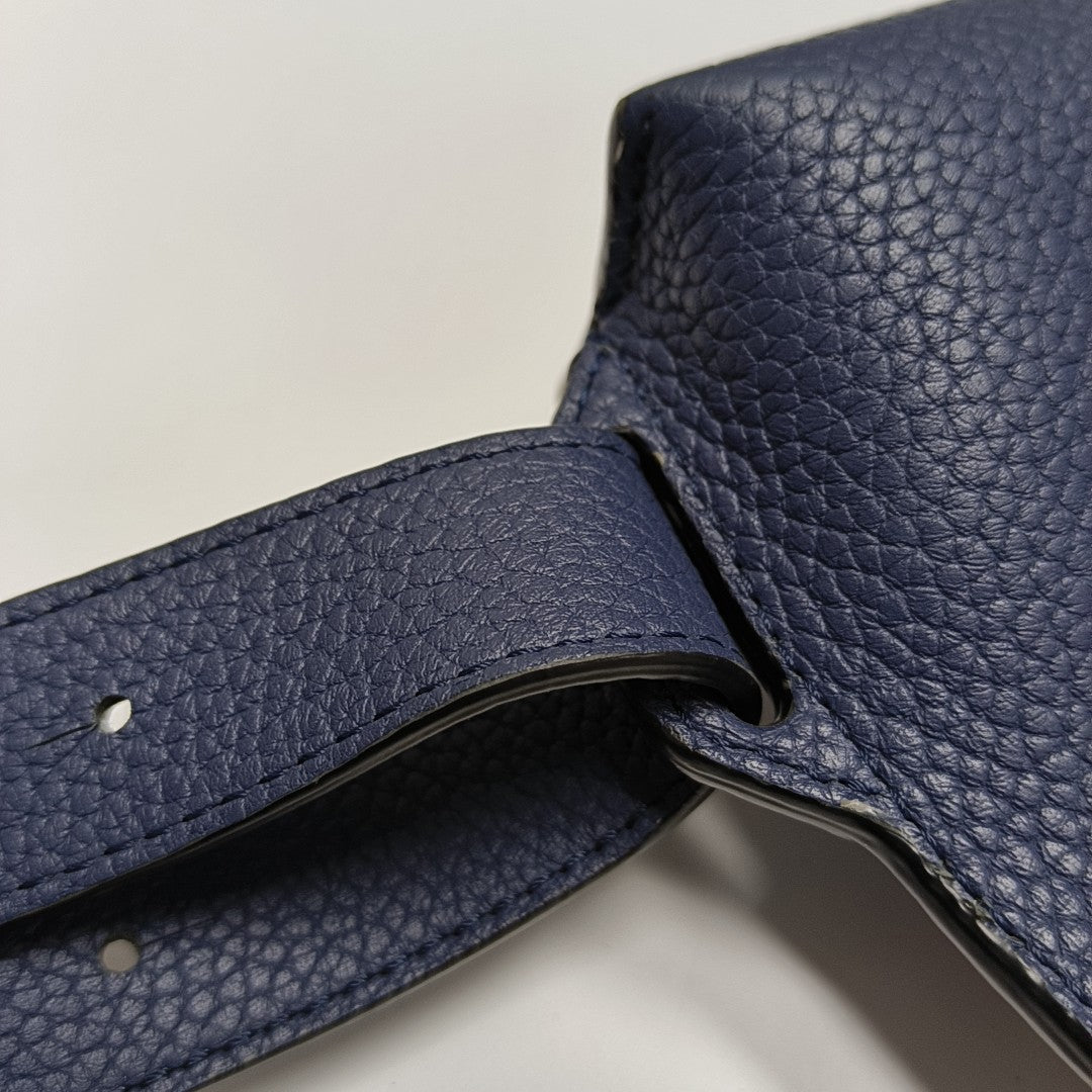 T Pouch Calfskin Blue