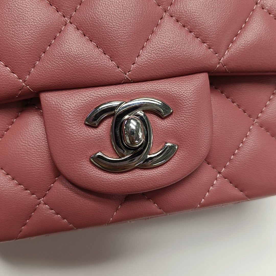CLASSIC FLAP Mini Quilted Lambskin Pink