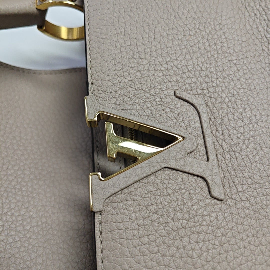 CAPUCINES MM Calfskin Gray