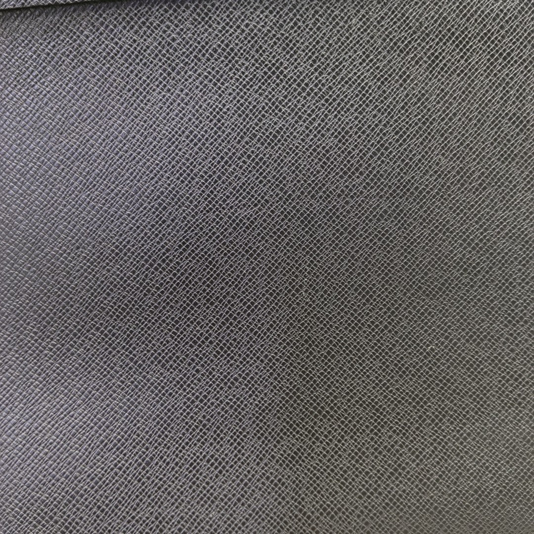Pochette Voyag MM Calfskin Black