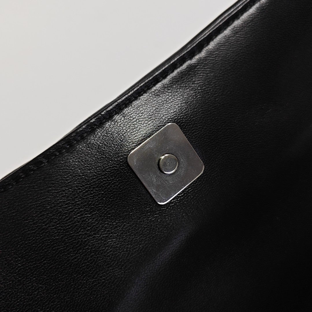 Horsebit Chain Medium Quilted Lambskin Black