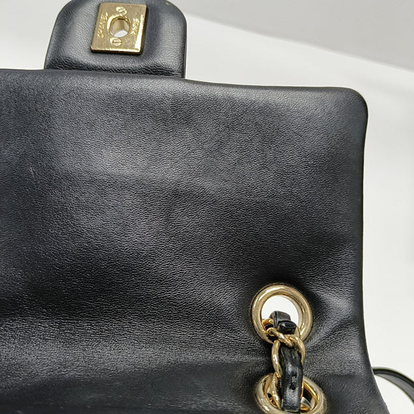 URBAN SPIRIT Small Quilted Lambskin Black