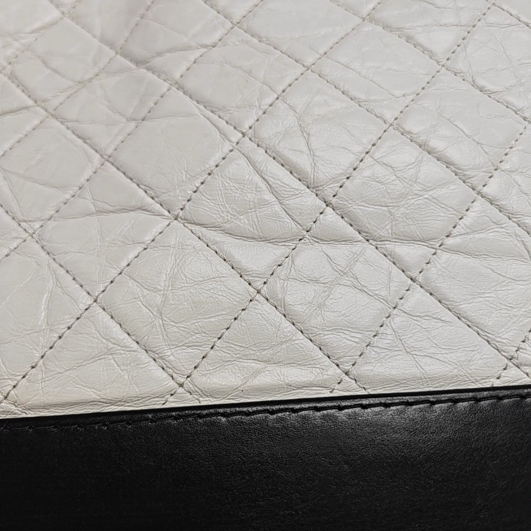 GABRIELLE Large Quilted Calfskin White