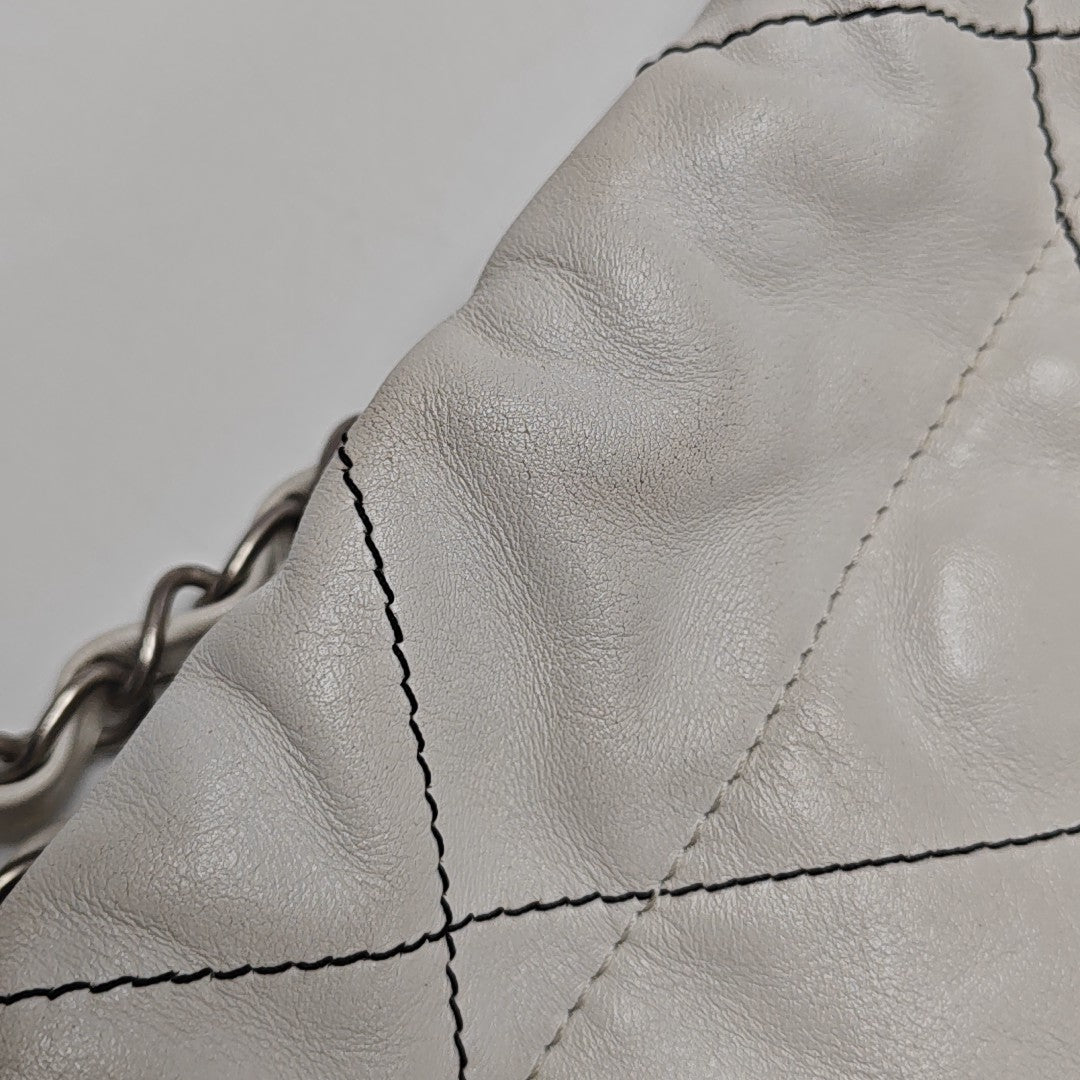 CHANEL 22 Small Quilted Calfskin White