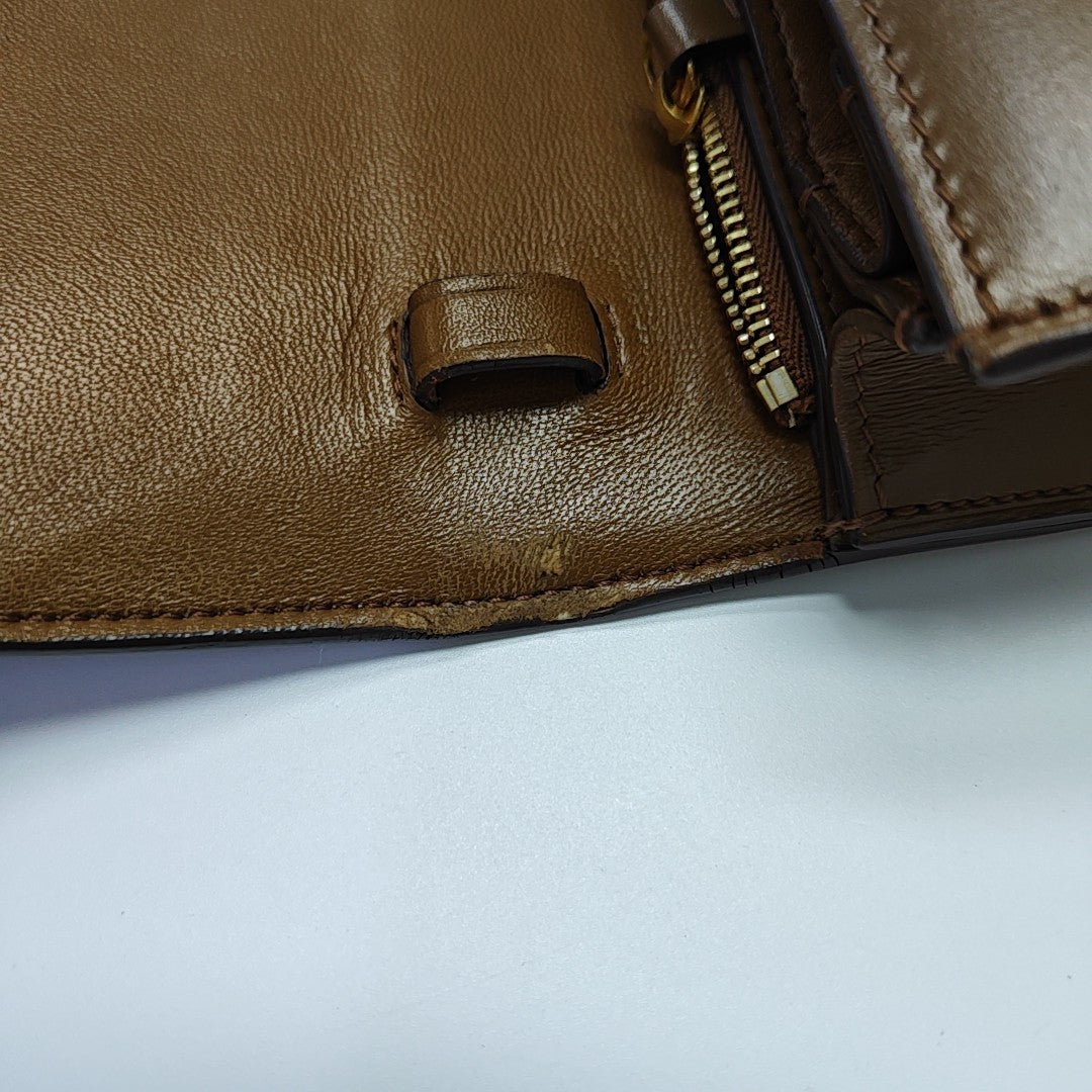 CLASSIC BOX Medium Calfskin Brown