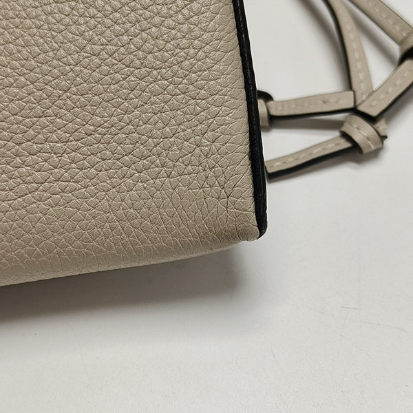 Cushion Calfskin Beige