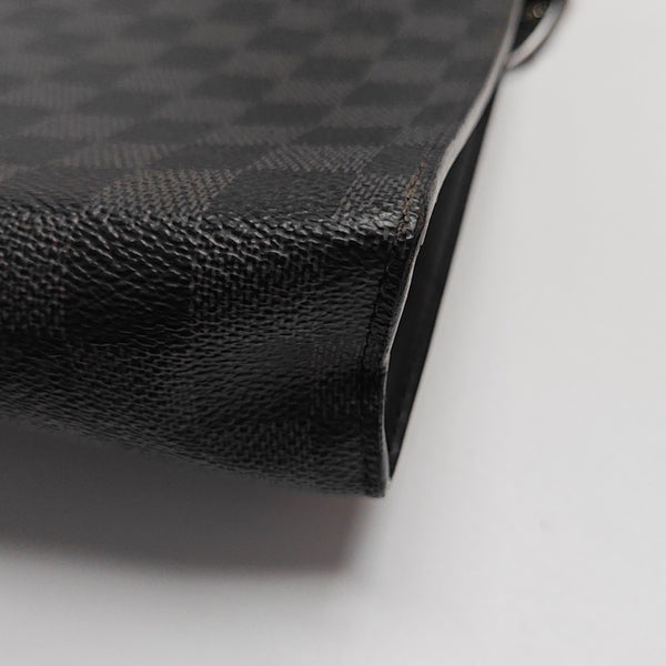 Pochette Voyag MM Damier Graphite Coated Canvas Gray