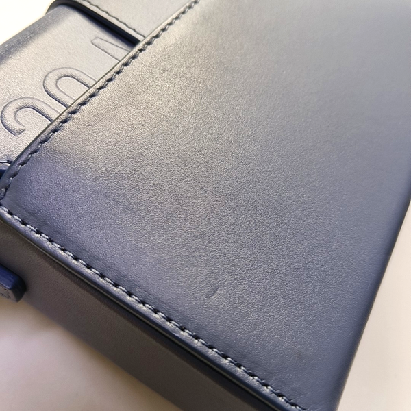 Authenticated pre-owned  30 Montaigne Calfskin Blue - Shoulder Bag at Looply