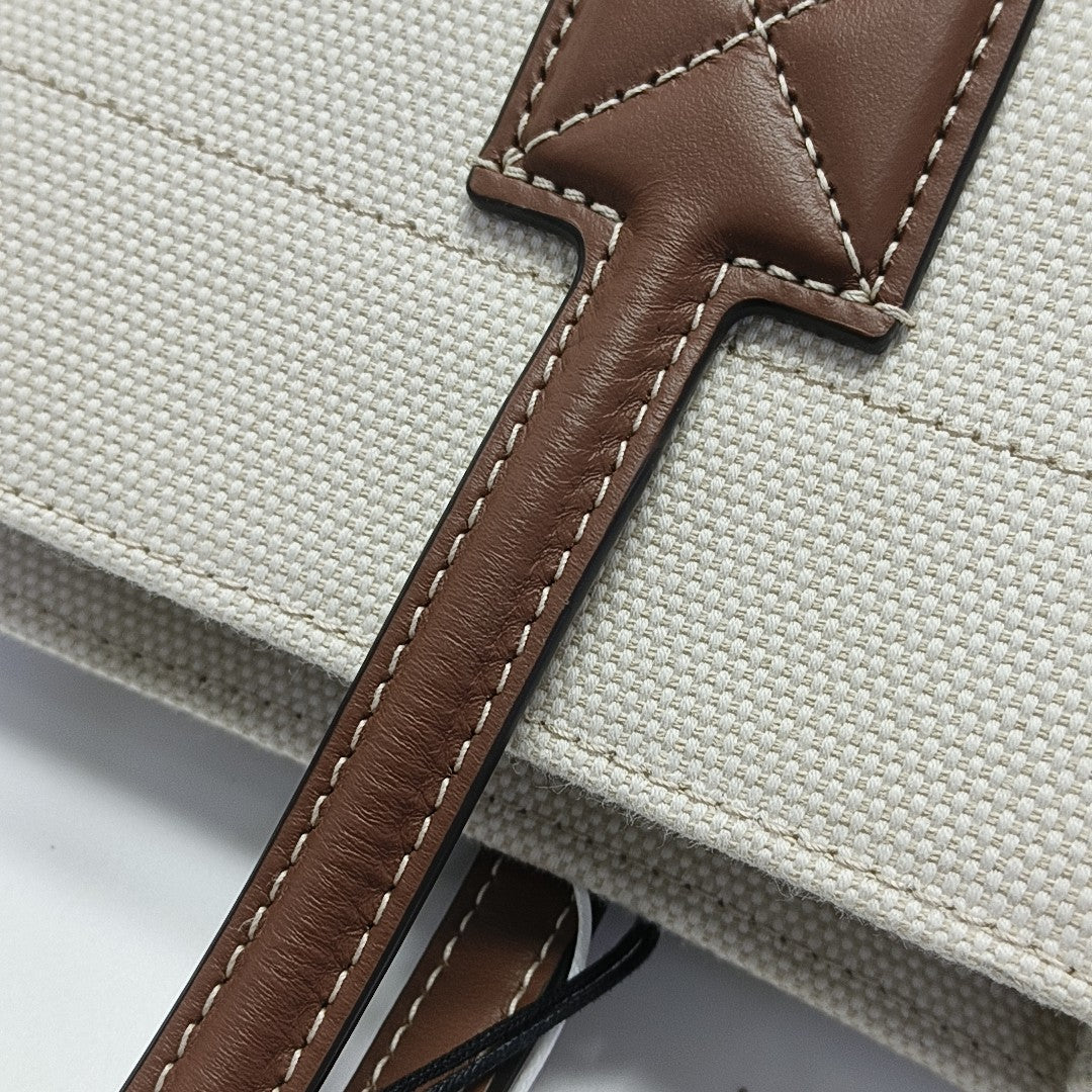 Freya Medium Canvas White