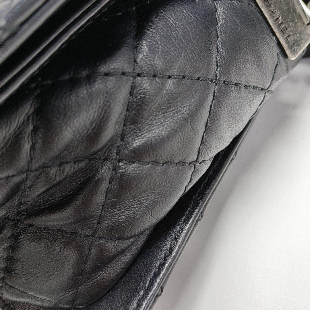 BOY CHANEL Medium Calfskin Black