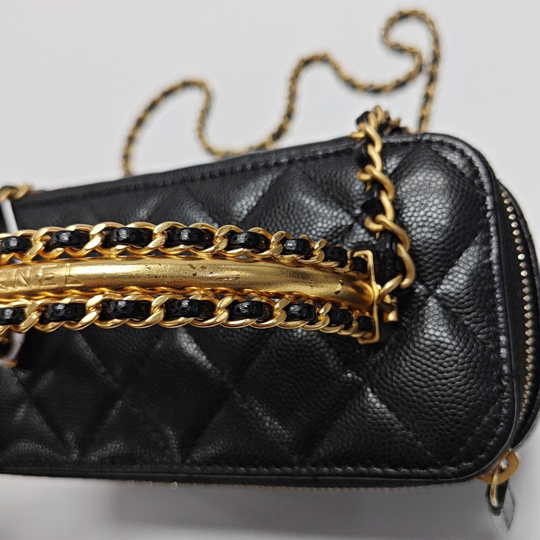 VANITY CASE Small Quilted Grained Calfskin Black