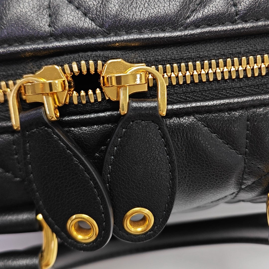 Groove 16 Cannage Calfskin Black