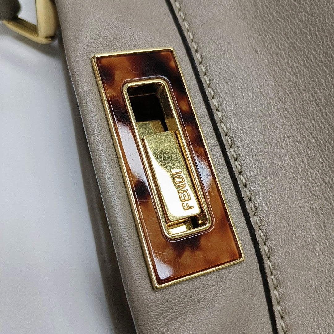 Peekaboo Medium Calfskin Grey