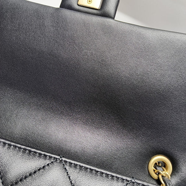 IN THE LOOP Quilted Lambskin Black