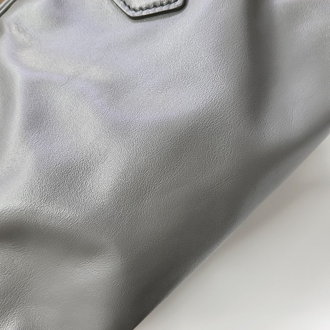 Inside Medium Calfskin Gray